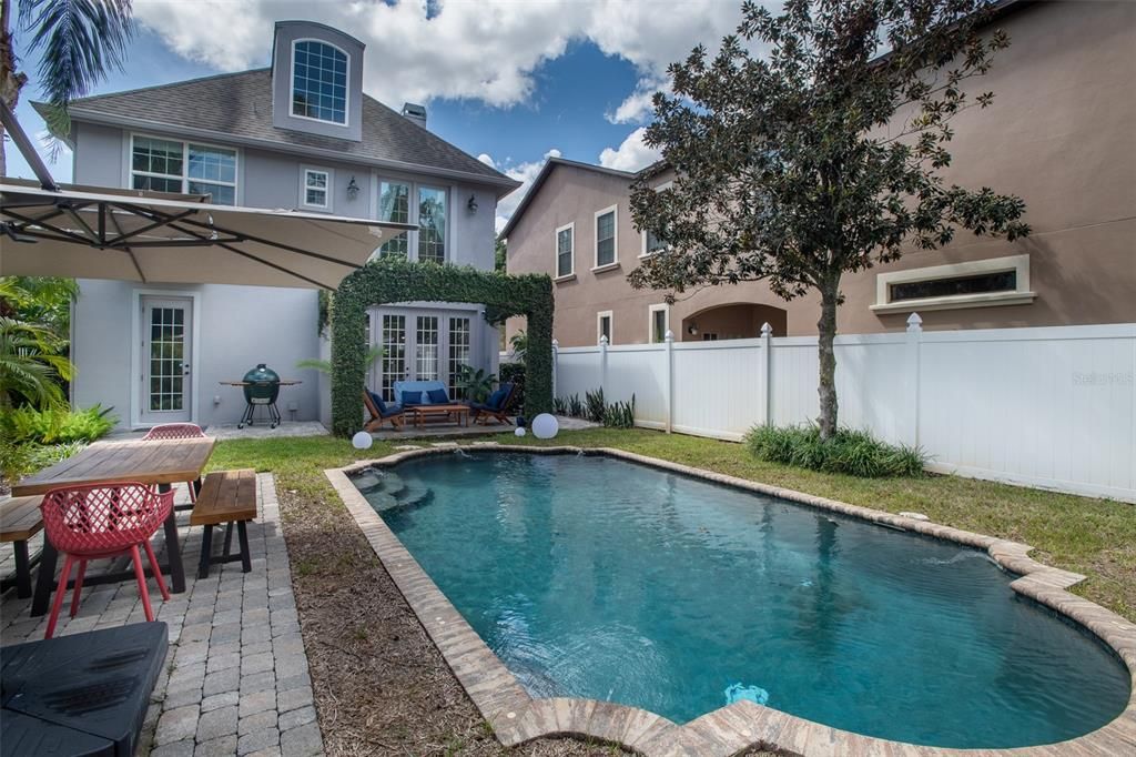 В аренду: $4,800 (2 спален, 2 ванн, 1589 Квадратных фут)