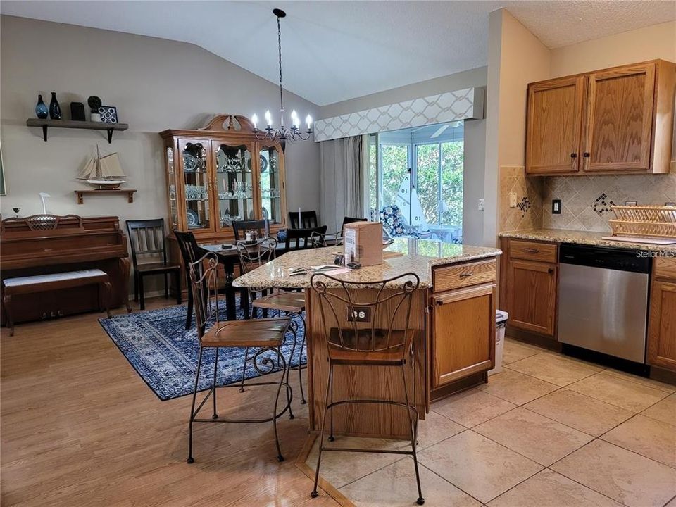 В аренду: $1,600 (3 спален, 2 ванн, 1392 Квадратных фут)