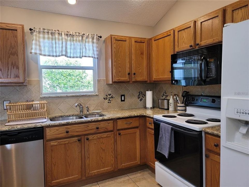 В аренду: $1,600 (3 спален, 2 ванн, 1392 Квадратных фут)