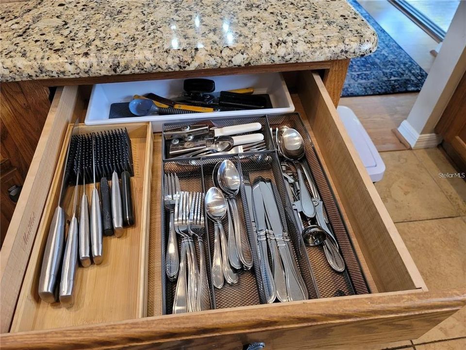 В аренду: $1,600 (3 спален, 2 ванн, 1392 Квадратных фут)