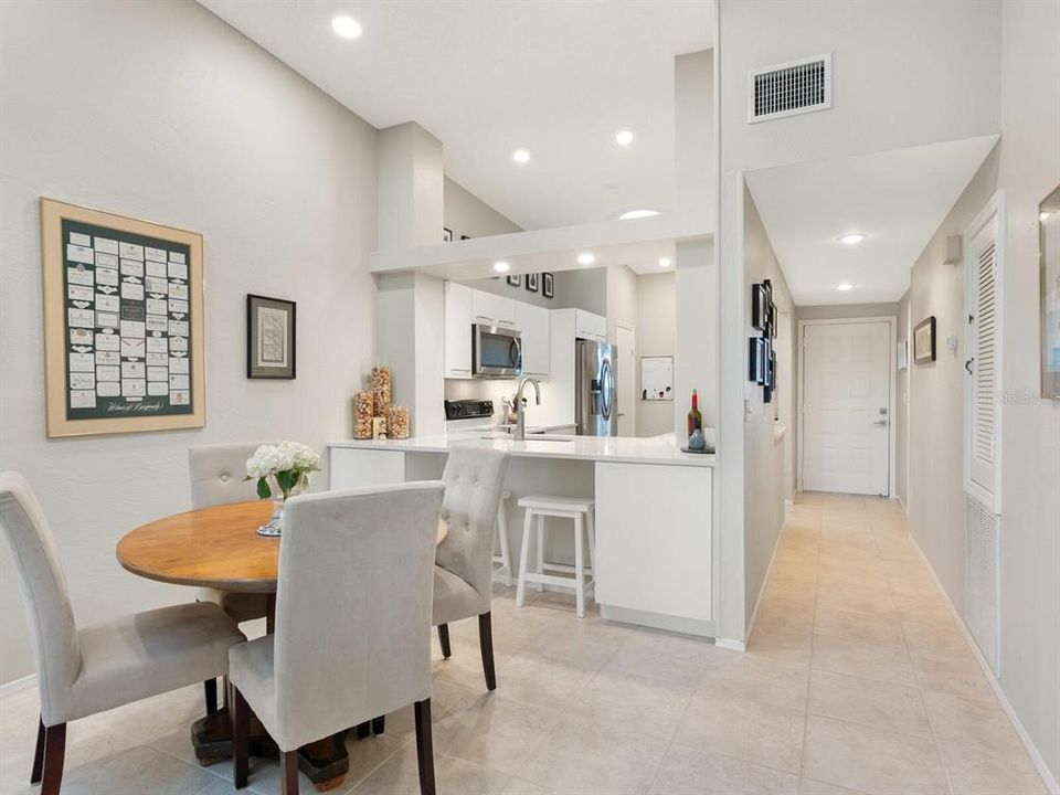 待售: $549,900 (2 贝兹, 2 浴室, 1224 平方英尺)