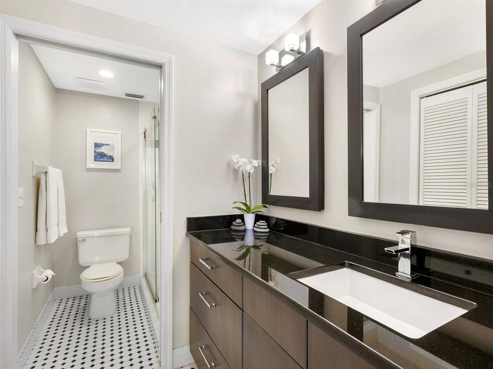 待售: $549,900 (2 贝兹, 2 浴室, 1224 平方英尺)