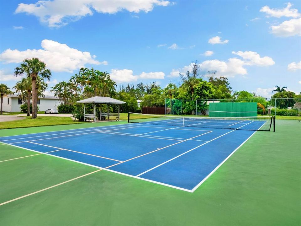 待售: $549,900 (2 贝兹, 2 浴室, 1224 平方英尺)