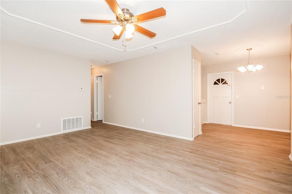 For Rent: $2,265 (4 beds, 2 baths, 2284 Square Feet)