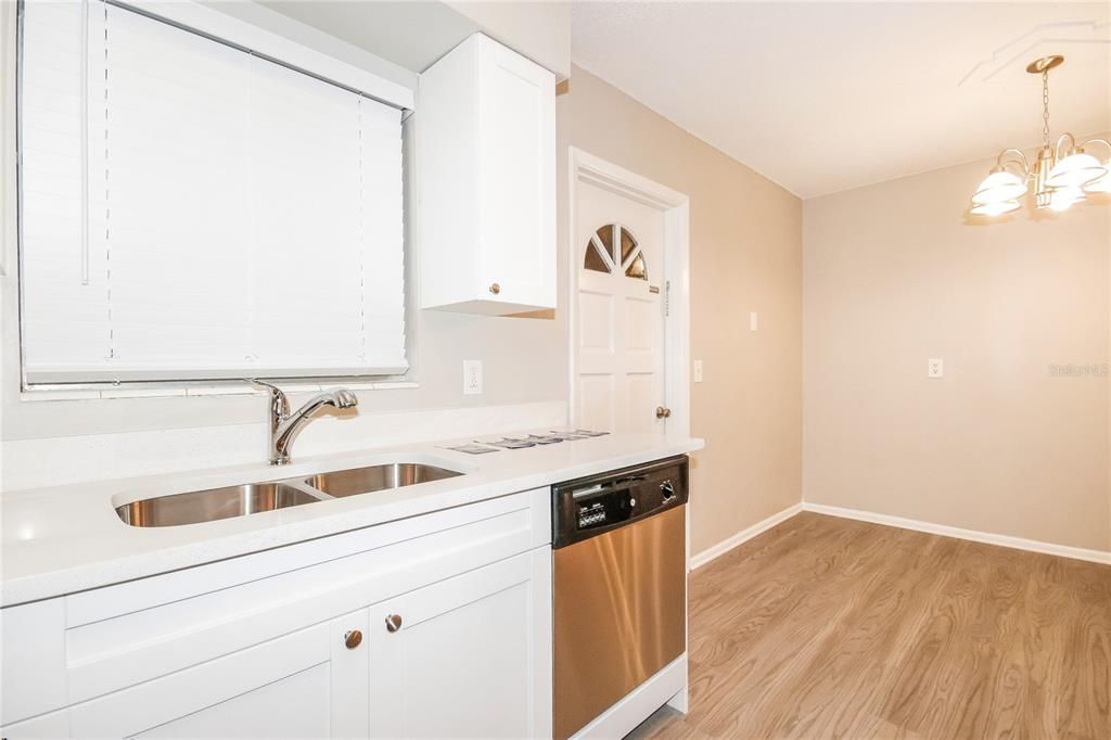 For Rent: $2,265 (4 beds, 2 baths, 2284 Square Feet)