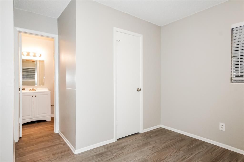 For Rent: $2,265 (4 beds, 2 baths, 2284 Square Feet)