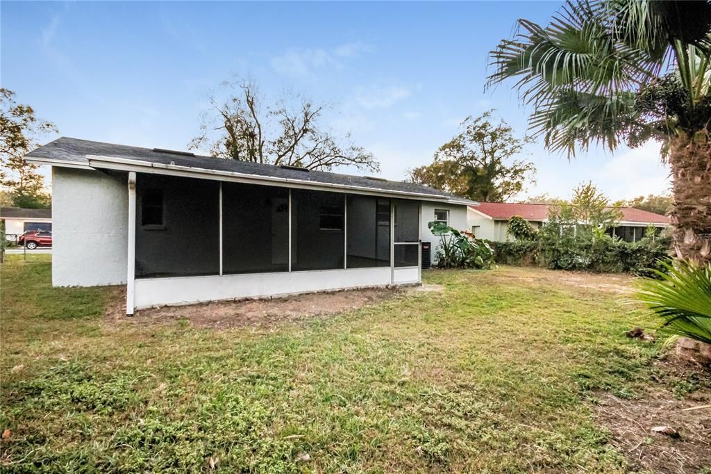 For Rent: $2,265 (4 beds, 2 baths, 2284 Square Feet)