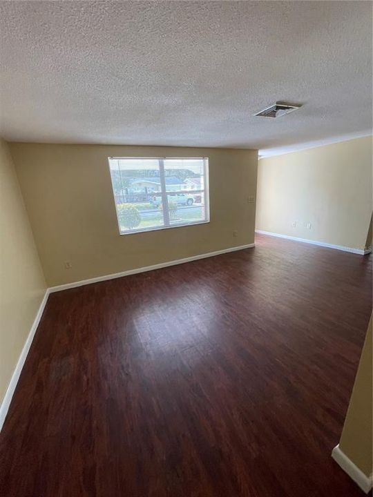 待售: $225,000 (3 贝兹, 2 浴室, 1246 平方英尺)