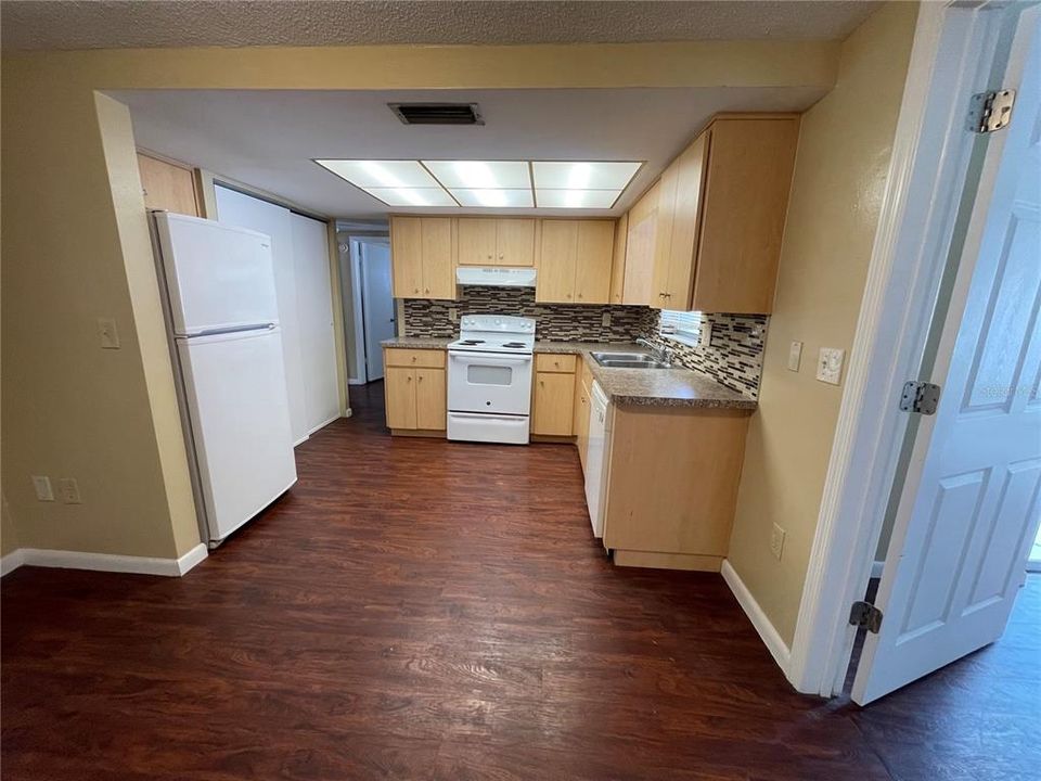 待售: $225,000 (3 贝兹, 2 浴室, 1246 平方英尺)