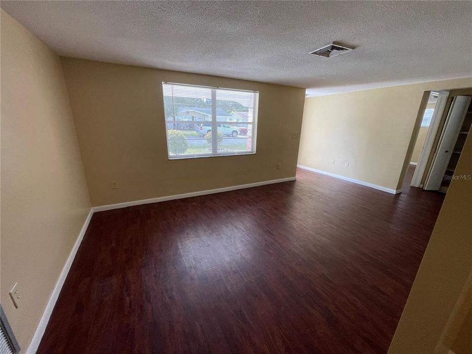 待售: $225,000 (3 贝兹, 2 浴室, 1246 平方英尺)