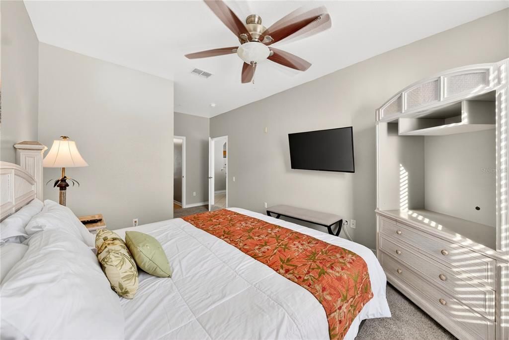 For Sale: $229,900 (3 beds, 2 baths, 1268 Square Feet)