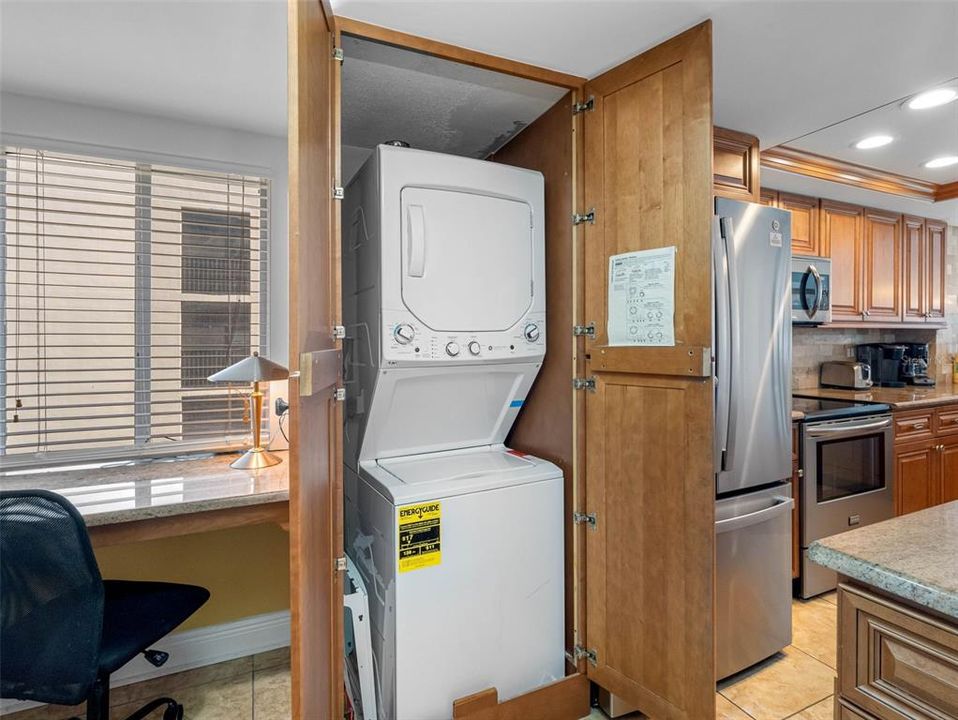 For Sale: $715,000 (2 beds, 2 baths, 1125 Square Feet)