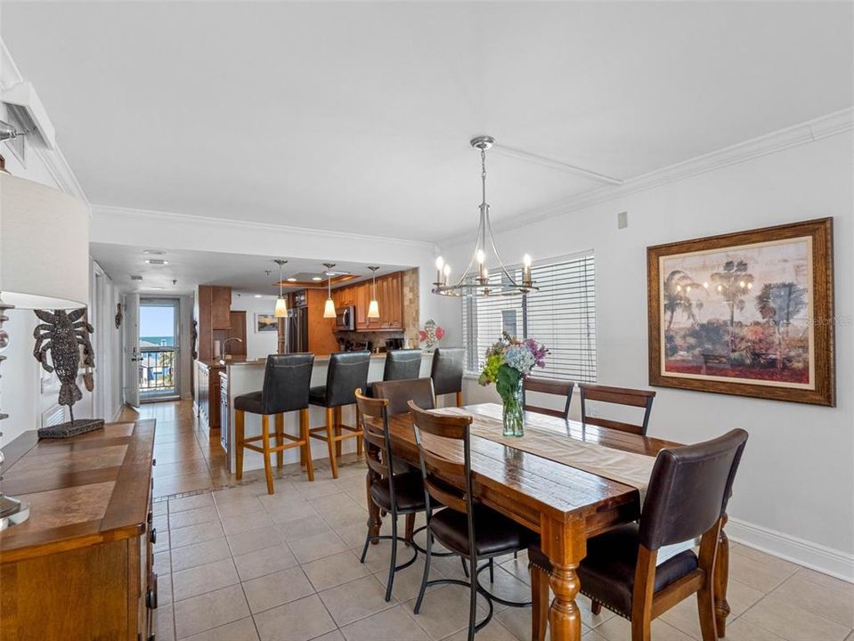 For Sale: $715,000 (2 beds, 2 baths, 1125 Square Feet)