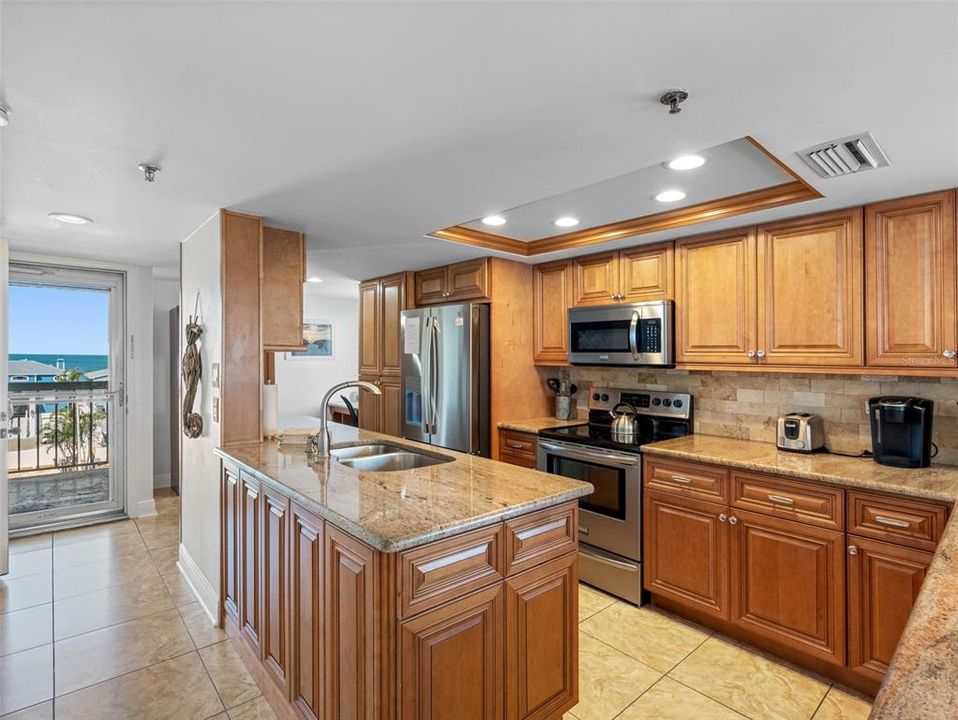 For Sale: $715,000 (2 beds, 2 baths, 1125 Square Feet)