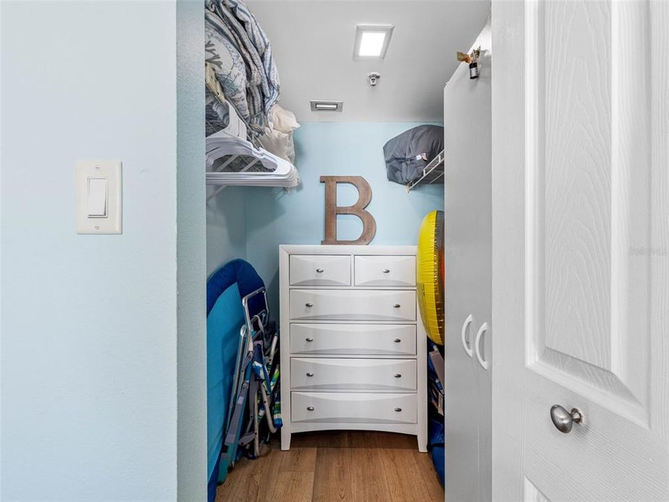 For Sale: $715,000 (2 beds, 2 baths, 1125 Square Feet)