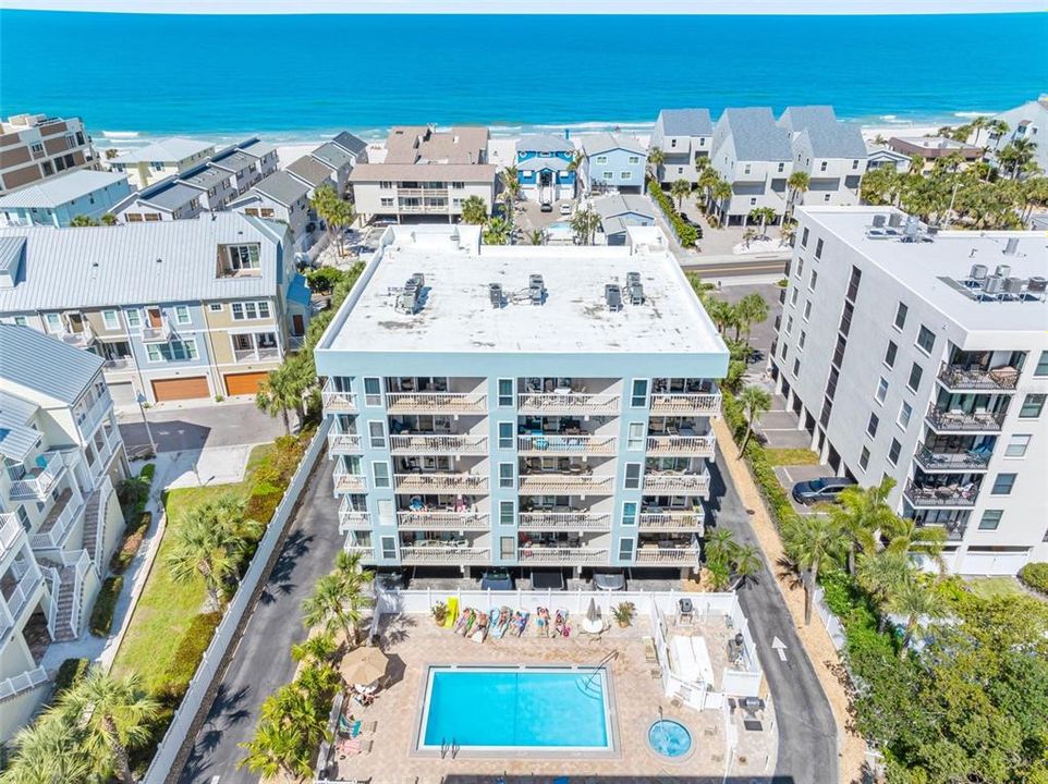 For Sale: $715,000 (2 beds, 2 baths, 1125 Square Feet)