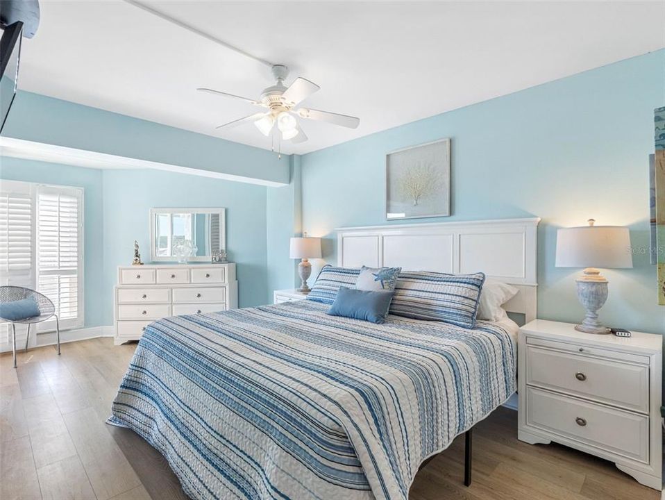 For Sale: $715,000 (2 beds, 2 baths, 1125 Square Feet)