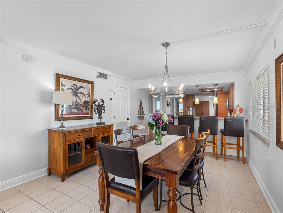 For Sale: $715,000 (2 beds, 2 baths, 1125 Square Feet)