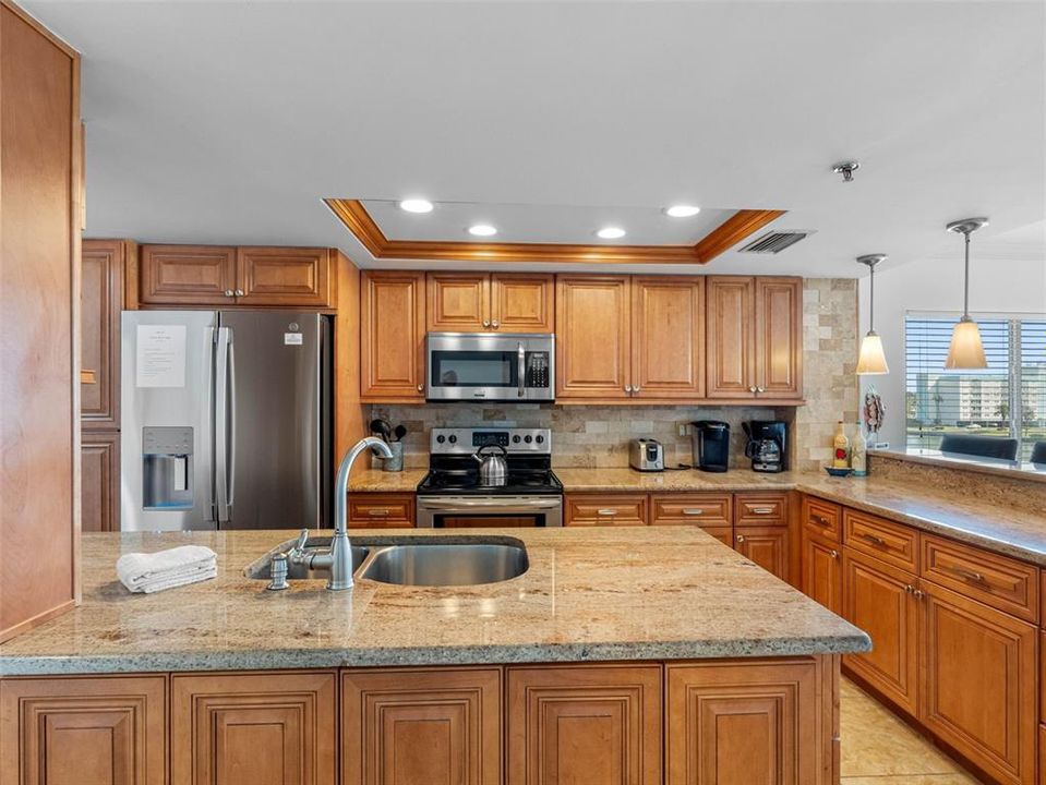 For Sale: $715,000 (2 beds, 2 baths, 1125 Square Feet)