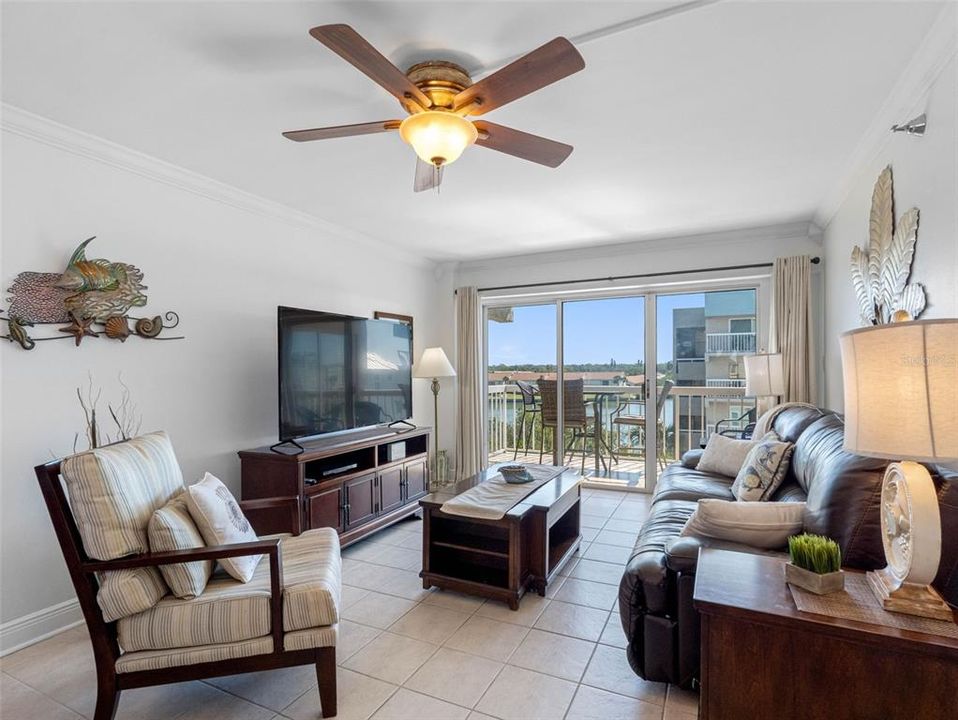 For Sale: $715,000 (2 beds, 2 baths, 1125 Square Feet)