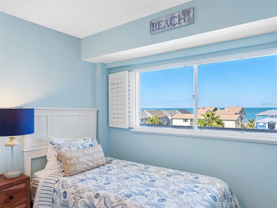 For Sale: $715,000 (2 beds, 2 baths, 1125 Square Feet)