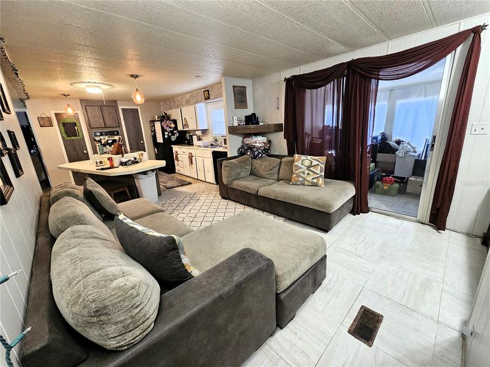 For Sale: $249,500 (3 beds, 2 baths, 1344 Square Feet)