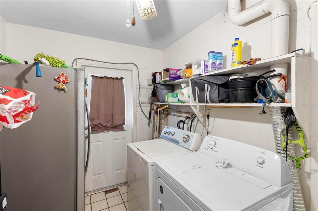 For Sale: $295,000 (3 beds, 2 baths, 1439 Square Feet)