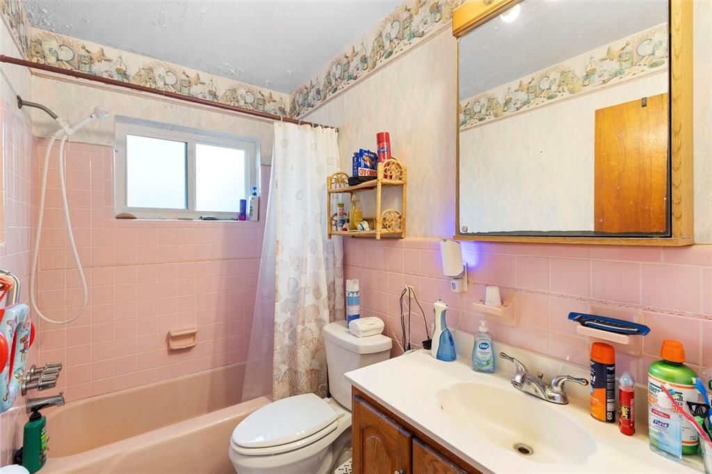 For Sale: $295,000 (3 beds, 2 baths, 1439 Square Feet)