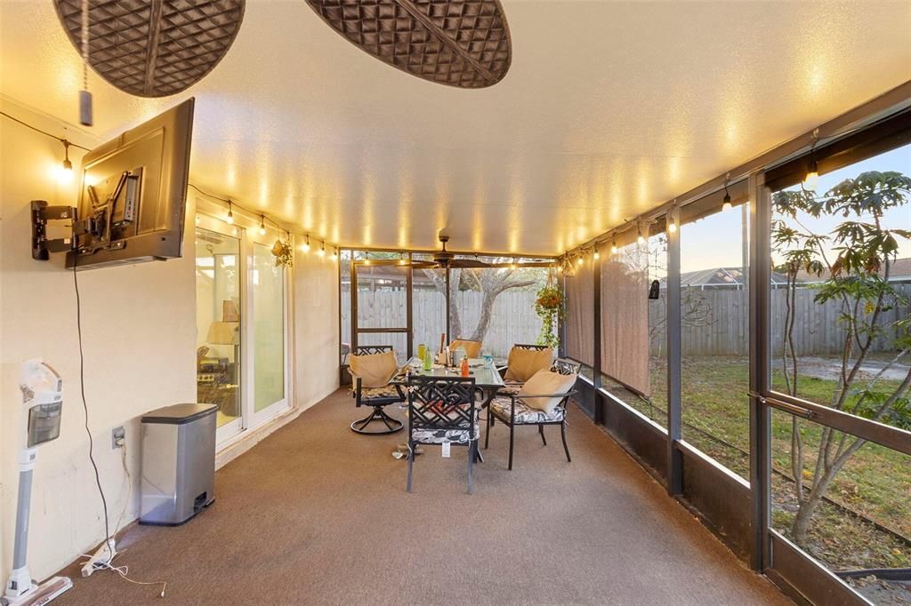 For Sale: $295,000 (3 beds, 2 baths, 1439 Square Feet)