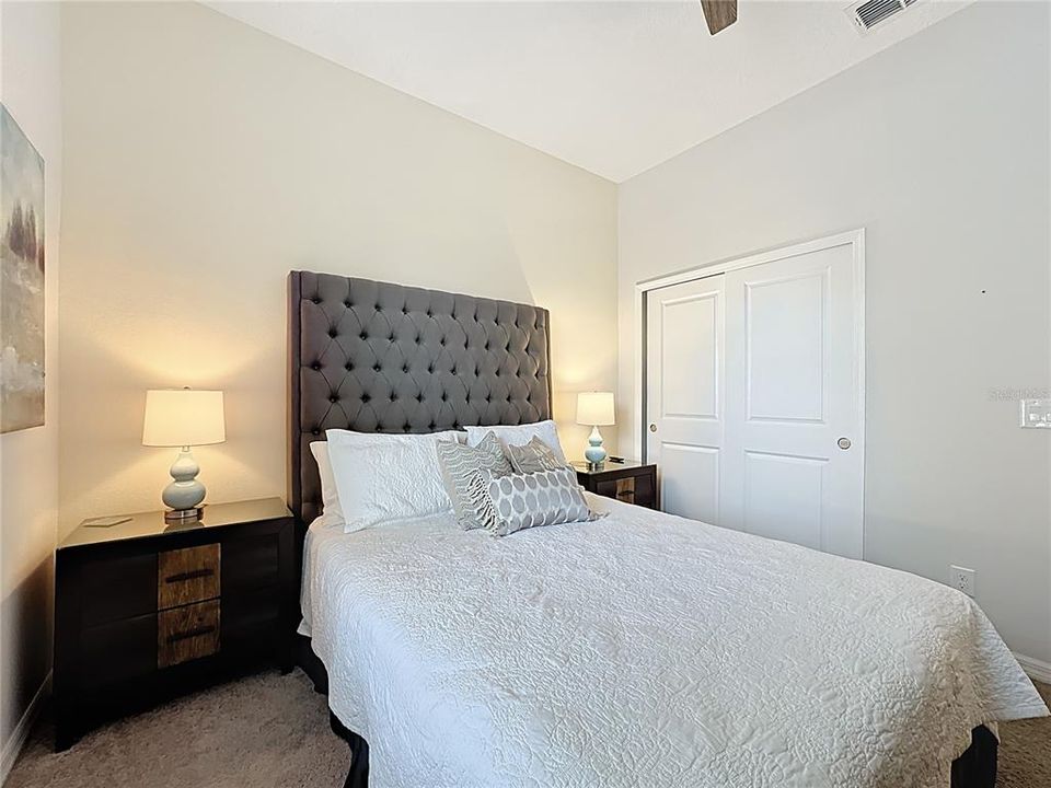 出租: $3,200 (3 贝兹, 2 浴室, 1970 平方英尺)