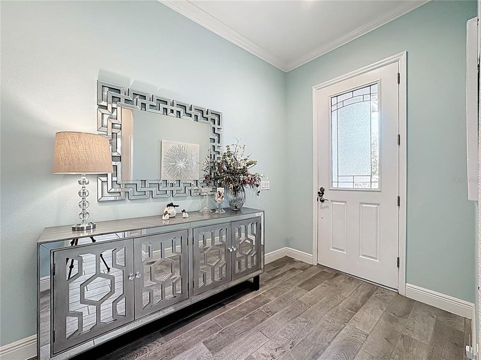 出租: $3,200 (3 贝兹, 2 浴室, 1970 平方英尺)