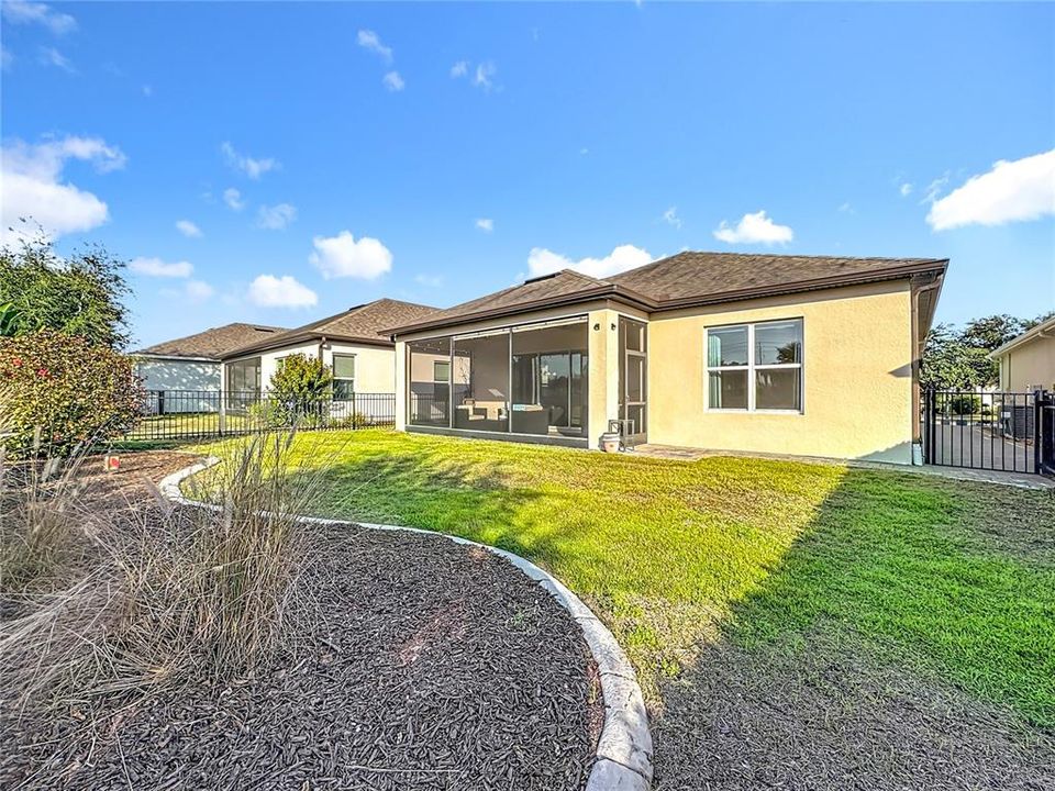 出租: $3,200 (3 贝兹, 2 浴室, 1970 平方英尺)