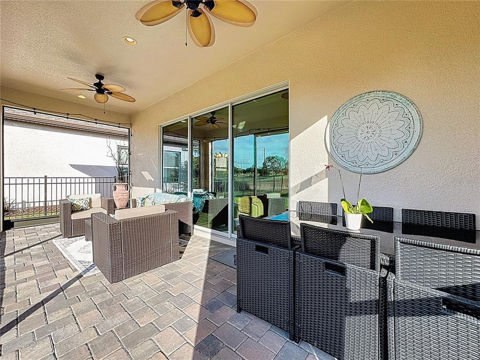 出租: $3,200 (3 贝兹, 2 浴室, 1970 平方英尺)