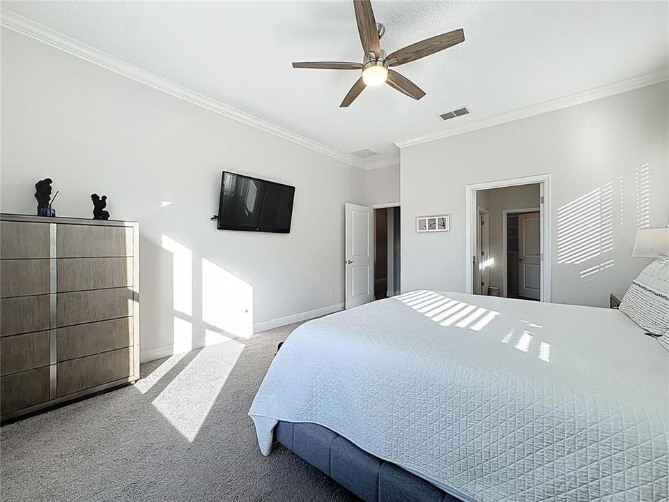 出租: $3,200 (3 贝兹, 2 浴室, 1970 平方英尺)