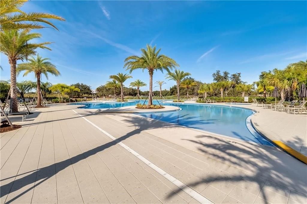 出租: $3,200 (3 贝兹, 2 浴室, 1970 平方英尺)