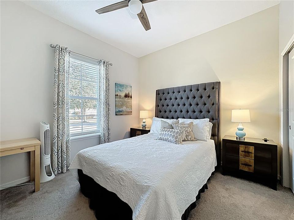 出租: $3,200 (3 贝兹, 2 浴室, 1970 平方英尺)