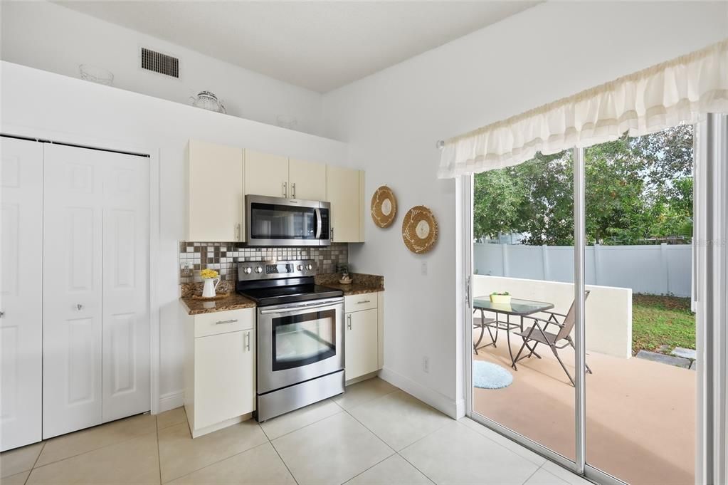 For Sale: $384,900 (3 beds, 2 baths, 1375 Square Feet)