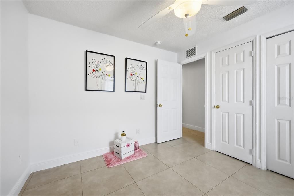 For Sale: $384,900 (3 beds, 2 baths, 1375 Square Feet)