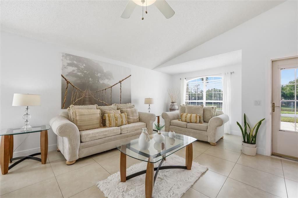 For Sale: $384,900 (3 beds, 2 baths, 1375 Square Feet)