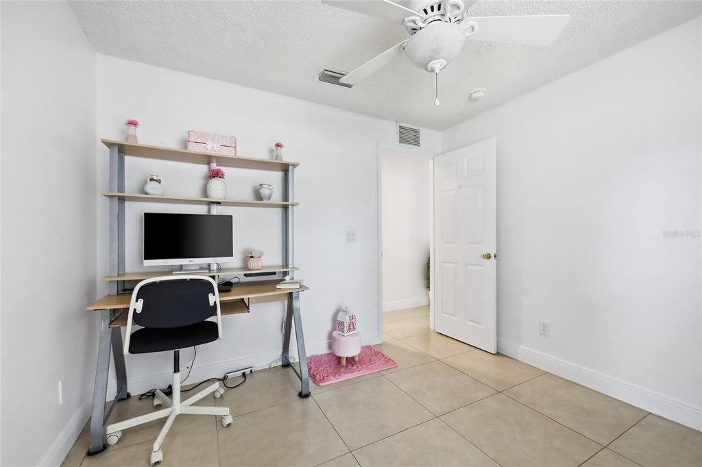 For Sale: $384,900 (3 beds, 2 baths, 1375 Square Feet)