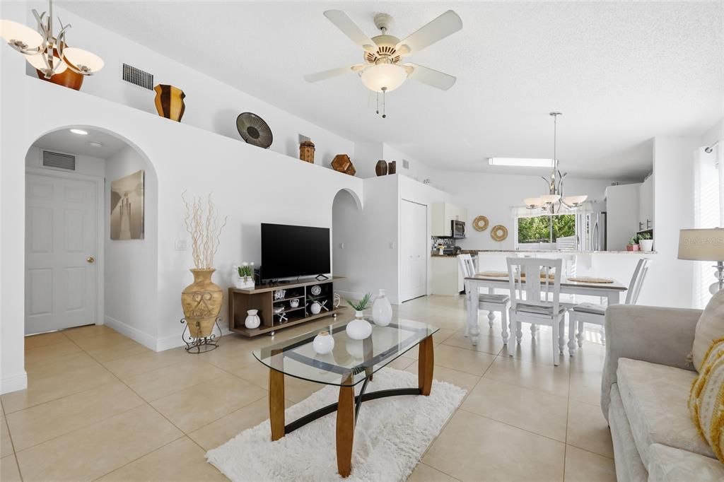 For Sale: $384,900 (3 beds, 2 baths, 1375 Square Feet)