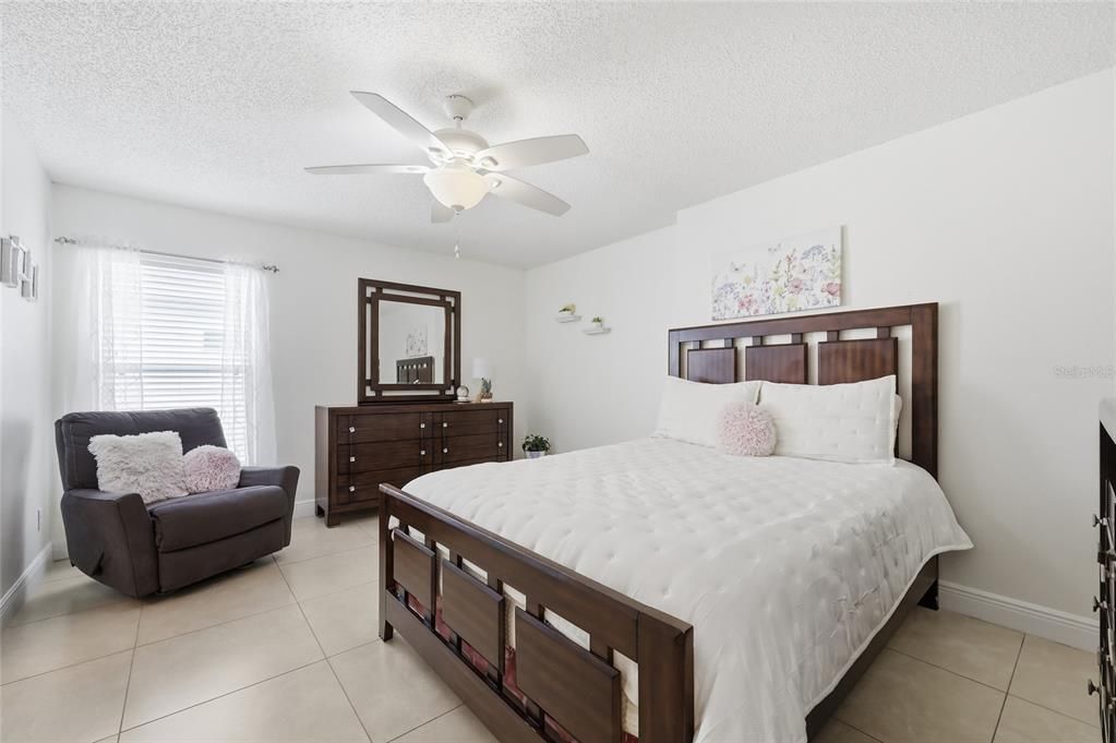 For Sale: $384,900 (3 beds, 2 baths, 1375 Square Feet)
