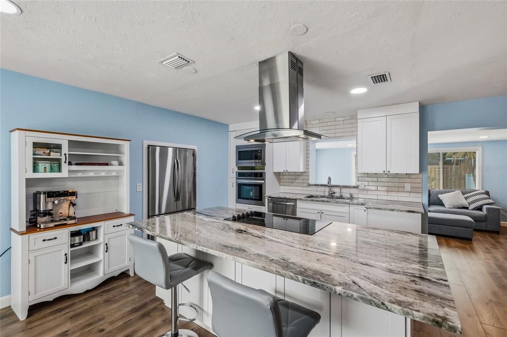 待售: $579,900 (4 贝兹, 2 浴室, 2168 平方英尺)