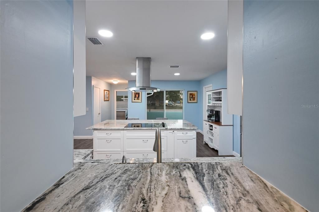 待售: $579,900 (4 贝兹, 2 浴室, 2168 平方英尺)