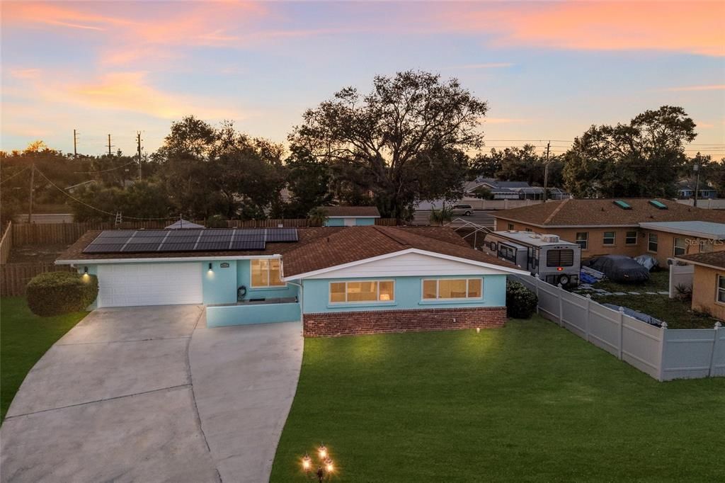 待售: $579,900 (4 贝兹, 2 浴室, 2168 平方英尺)