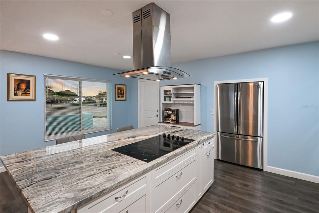 待售: $579,900 (4 贝兹, 2 浴室, 2168 平方英尺)