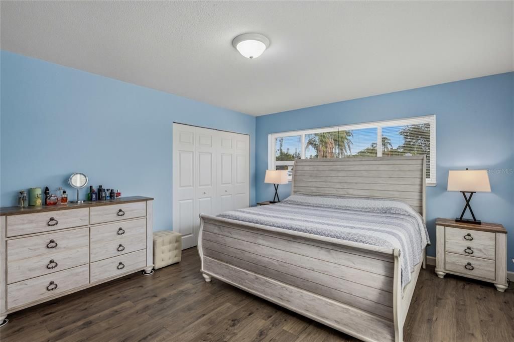 待售: $579,900 (4 贝兹, 2 浴室, 2168 平方英尺)