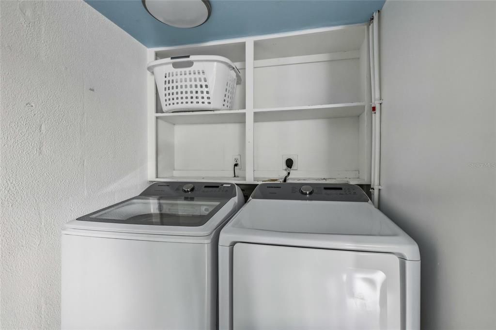 待售: $579,900 (4 贝兹, 2 浴室, 2168 平方英尺)