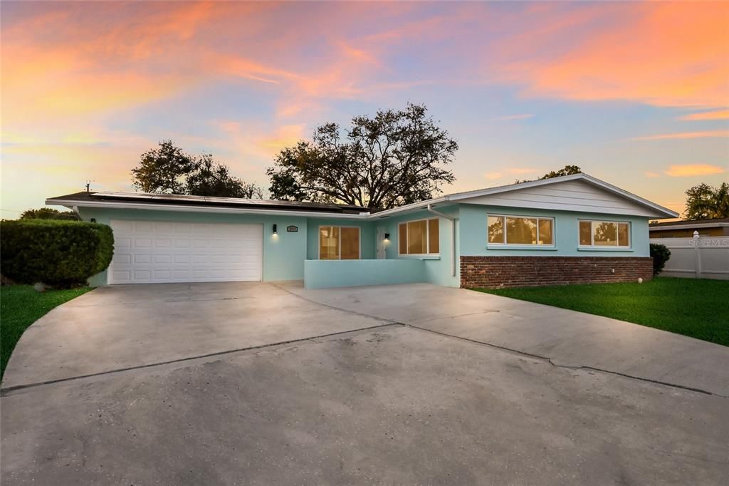 待售: $579,900 (4 贝兹, 2 浴室, 2168 平方英尺)