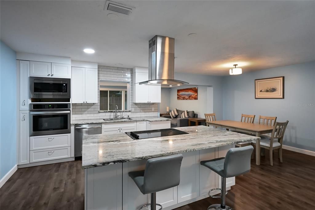 待售: $579,900 (4 贝兹, 2 浴室, 2168 平方英尺)